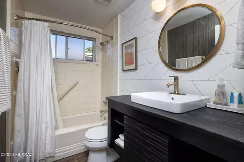 Bath - 2029 E 7th St, Tucson, AZ 85719 photo 2 of 2