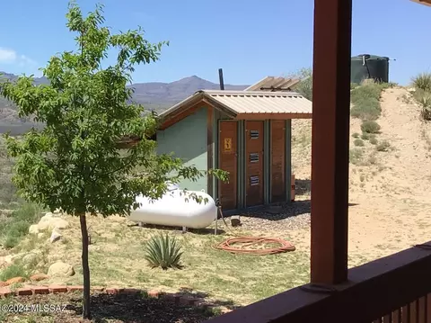 Exterior - 27224 W Four Feathers Lp, Willcox, AZ 85643 photo 8 of 12