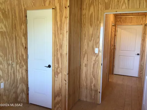 Entry Way - 27224 W Four Feathers Lp, Willcox, AZ 85643 photo 2 of 3