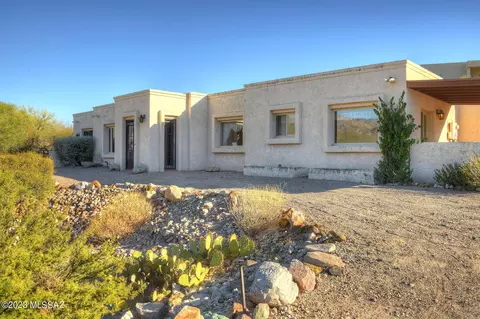 8260 E Moonstone Dr, Tucson, AZ 85750