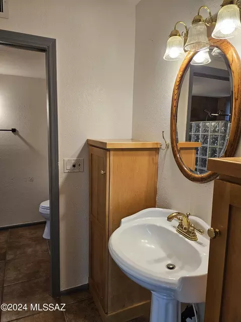 9025 E Saddleback Dr, Tucson, AZ 85749 photo 9