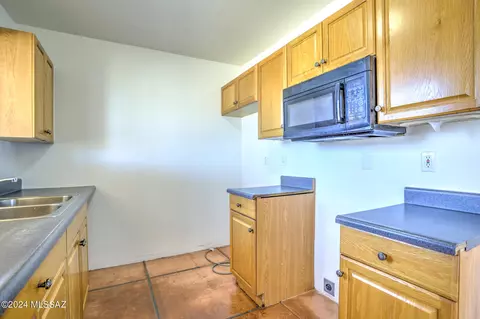 Kitchen - 4193 E Market St, Tucson, AZ 85706 photo 3 of 5
