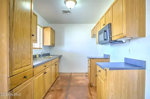 Kitchen - 4193 E Market St, Tucson, AZ 85706 photo 1 of 5