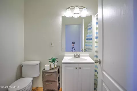 Bath - 4193 E Market St, Tucson, AZ 85706 photo 1 of 3