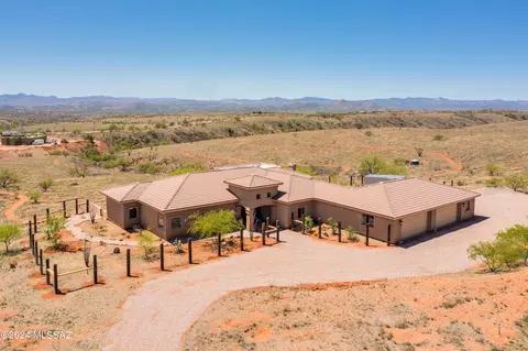 9 Baca Rd, Patagonia, AZ 85624