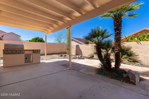 Exterior - 9835 E Harmony Ln, Tucson, AZ 85748 photo 3 of 8