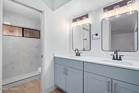 Bath - 9835 E Harmony Ln, Tucson, AZ 85748 photo 1 of 2