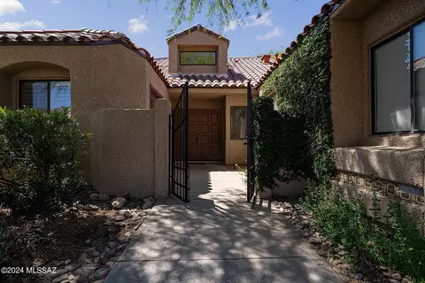 Exterior - 6938 E Nuthatch Trl, Tucson, AZ 85750 photo 2 of 12