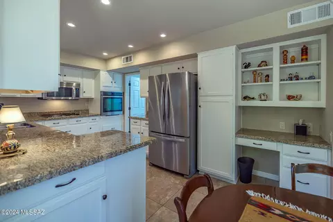 Kitchen - 1661 E Firefly Ct, Oro Valley, AZ 85755 photo 3 of 4