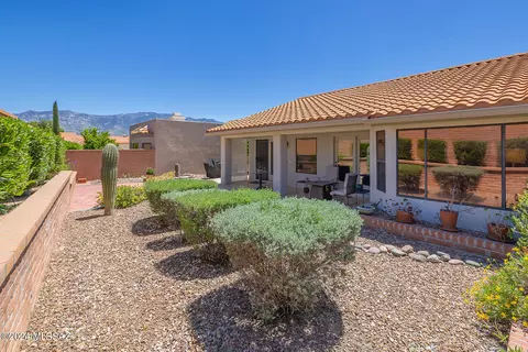 Exterior - 1661 E Firefly Ct, Oro Valley, AZ 85755 photo 3 of 10