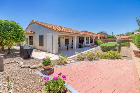 Exterior - 1661 E Firefly Ct, Oro Valley, AZ 85755 photo 2 of 10