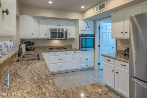 Kitchen - 1661 E Firefly Ct, Oro Valley, AZ 85755 photo 2 of 4