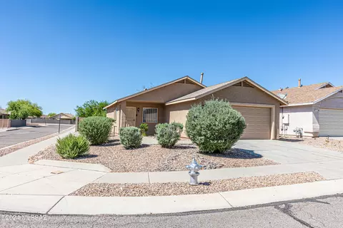 1677 E St Apollonia St, Tucson, AZ 85713