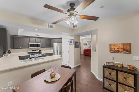 1528 N Paseo La Tinaja, Green Valley, AZ 85614