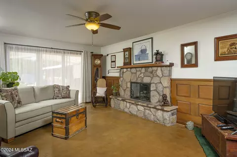 Living - 4042 E Cooper St, Tucson, AZ 85711 photo 1 of 1
