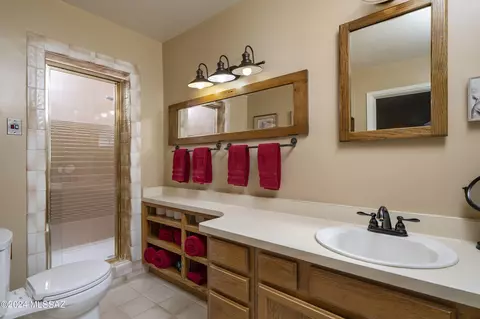 Bath - 4042 E Cooper St, Tucson, AZ 85711 photo 1 of 2