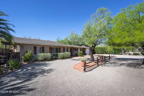 4042 E Cooper St, Tucson, AZ 85711