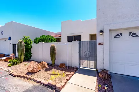 6105 W Red Sky Cir, Tucson, AZ 85713