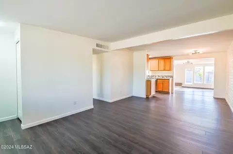 7612 E Apple Tree Dr, Tucson, AZ 85730 photo 4