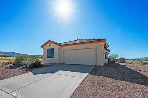 1689 S Moonshadow Dr, Benson, AZ 85602