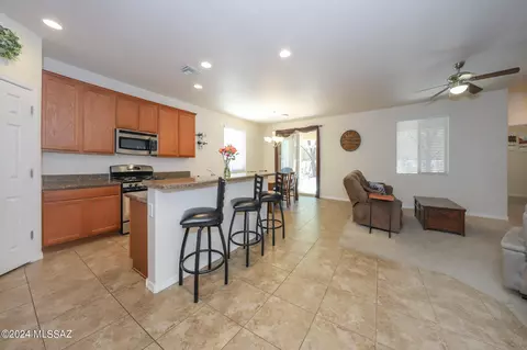 226 E Sycamore View Rd, Vail, AZ 85641 photo 4