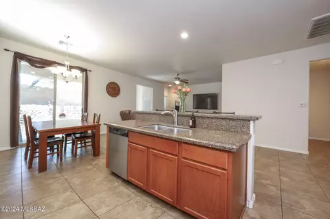 226 E Sycamore View Rd, Vail, AZ 85641 photo 10