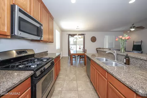 226 E Sycamore View Rd, Vail, AZ 85641 photo 8