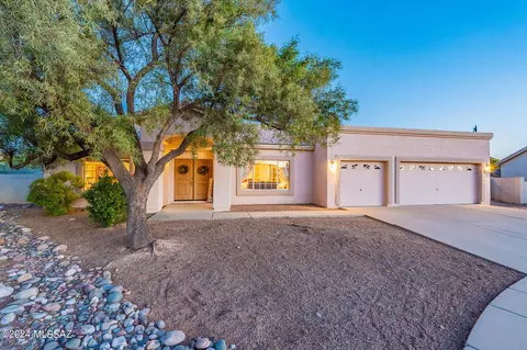 8634 E Olinga Ct, Tucson, AZ 85747