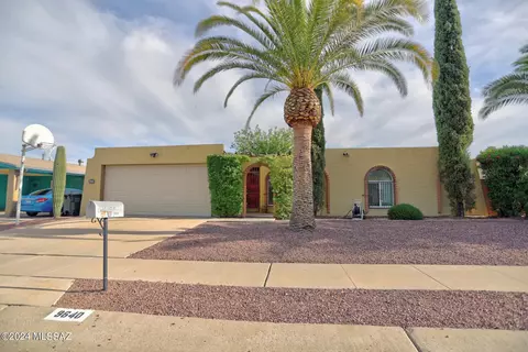 9640 E Barrudean Hills St, Tucson, AZ 85748