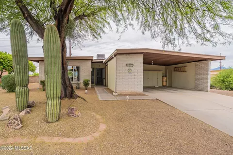 1300 N Rio-santa Cruz, Green Valley, AZ 85614