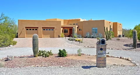 8257 N Sunset Ranch Loop, Tucson, AZ 85743