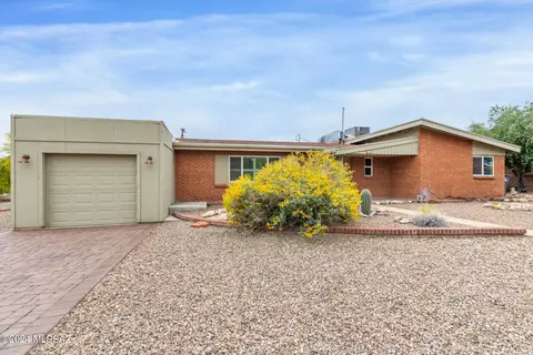4452 E Bryn Mawr Rd, Tucson, AZ 85711
