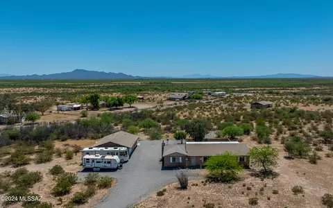 9735 N Running Back Way, Marana, AZ 85653