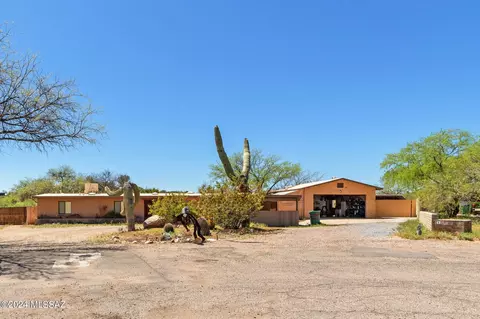 10200 E Placita Cresta Mia, Tucson, AZ 85749