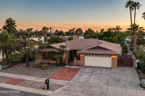 1618 S Olympic Club Dr, Tucson, AZ 85710