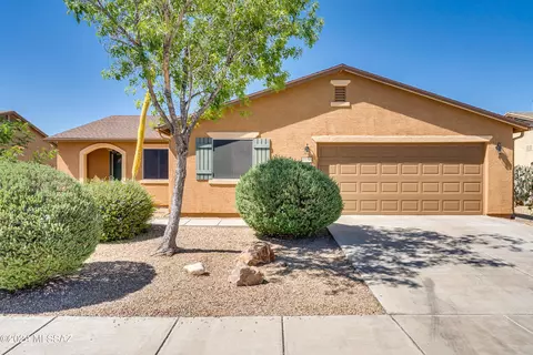 8346 W Green Kingfisher Ln, Tucson, AZ 85757