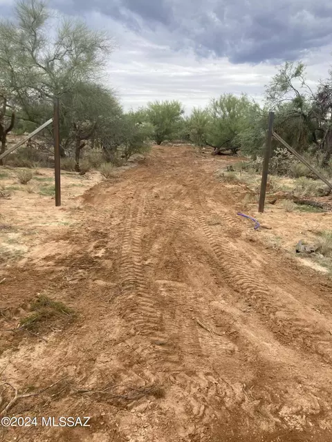 11090 S Tewa Dr, Tucson, AZ 85736