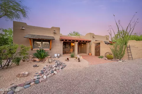 2951 N Wentworth Rd, Tucson, AZ 85749