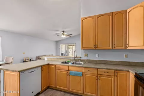 6395 E Wolfhead Dr, Tucson, AZ 85730 photo 7