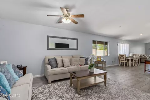 6395 E Wolfhead Dr, Tucson, AZ 85730 photo 2