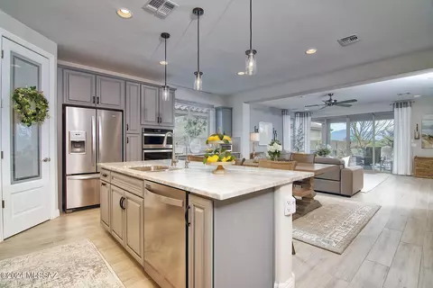 8416 N Confession Dr, Tucson, AZ 85743