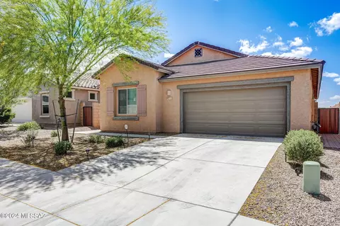 899 N Robb Hill Pl, Tucson, AZ 85710