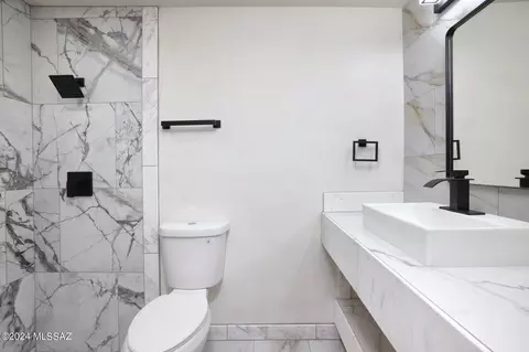 Bath - 7402 E Perth Pl, Tucson, AZ 85730 photo 1 of 4