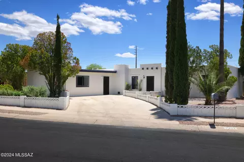 Exterior - 7402 E Perth Pl, Tucson, AZ 85730 photo 4 of 10