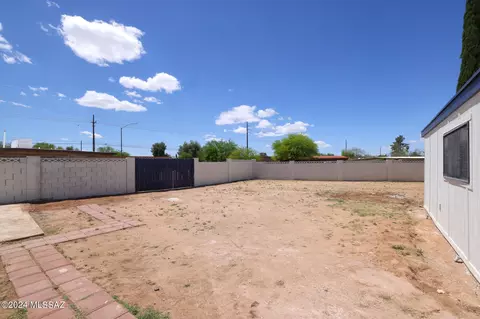 Exterior - 7402 E Perth Pl, Tucson, AZ 85730 photo 10 of 10