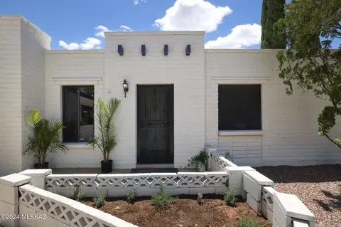 Exterior - 7402 E Perth Pl, Tucson, AZ 85730 photo 2 of 10