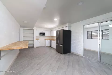 Kitchen - 7402 E Perth Pl, Tucson, AZ 85730 photo 1 of 8