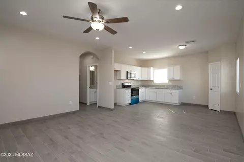 814 E 35th St, Tucson, AZ 85713 photo 4