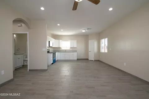 814 E 35th St, Tucson, AZ 85713 photo 3
