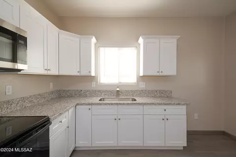 814 E 35th St, Tucson, AZ 85713 photo 8
